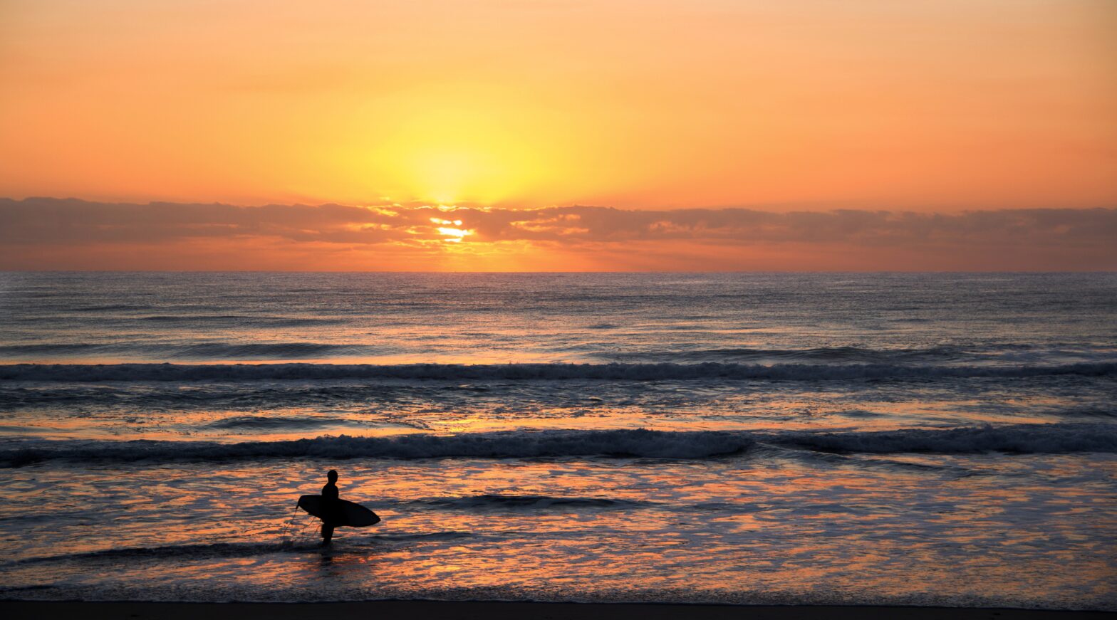 surf-ireland-green-coast